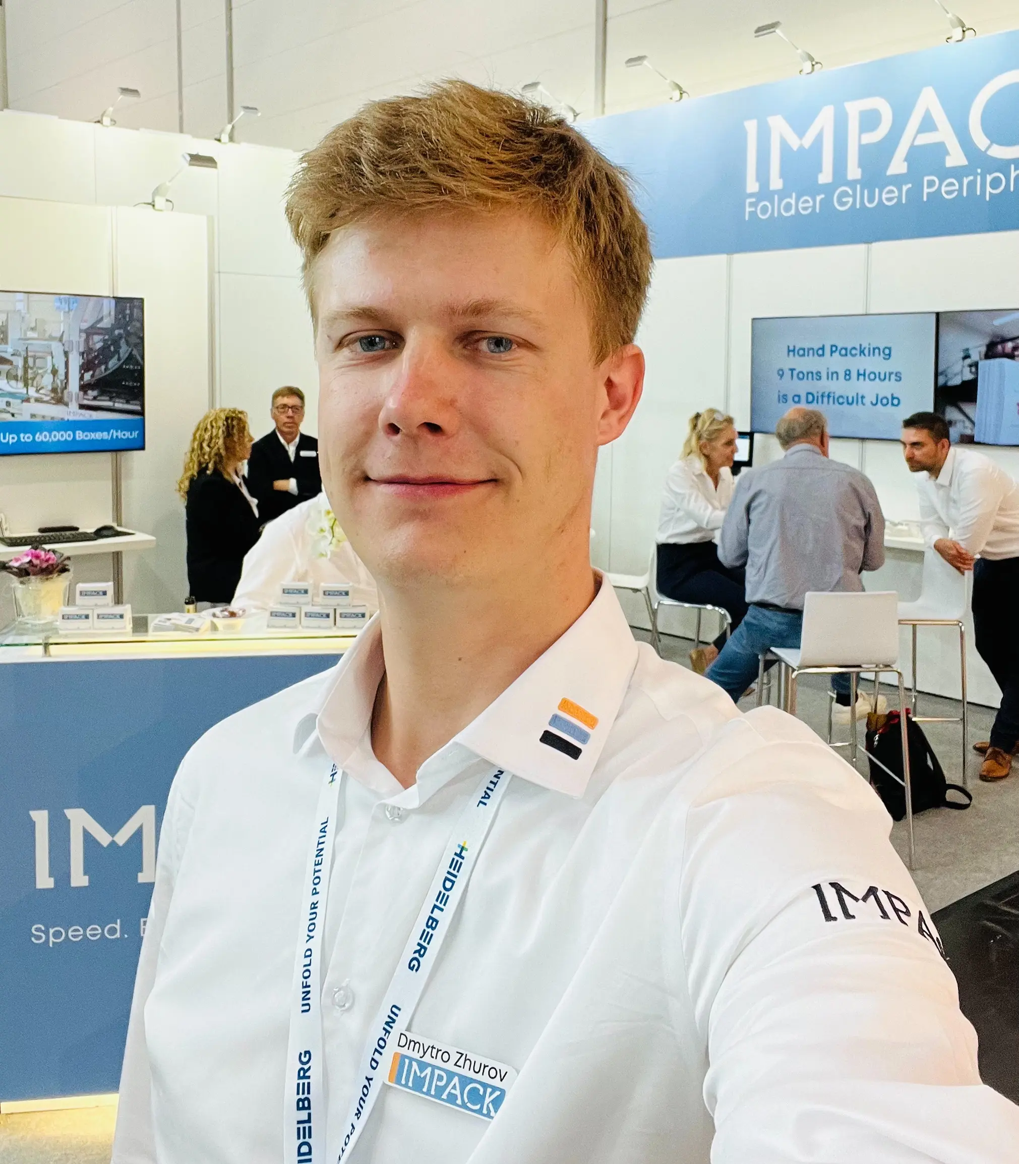 dmytro selfie in the IMPACK booth